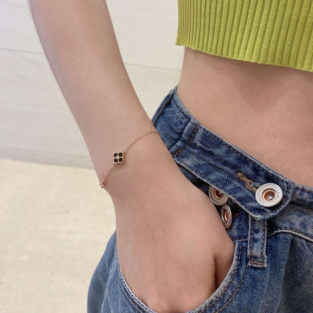 [Everoly JW]Delicate Four Leaf Clover Bracelet